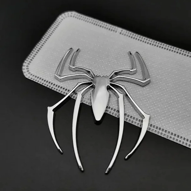 наклейка паук на машину