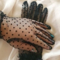 жіночі рукавички в горошок