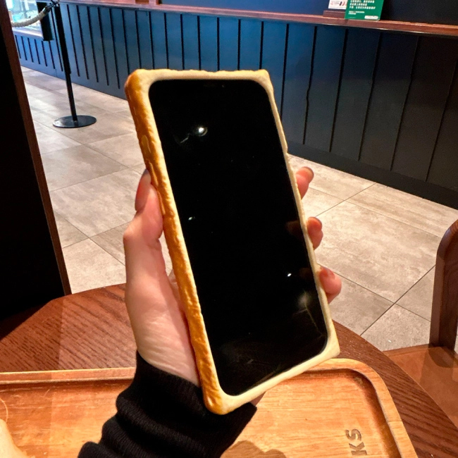 чохол хліб на айфон