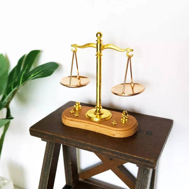 весы в ретро стиле