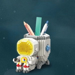 Светодиодный конструктор с космонавтом и подставкой для ручек конструктор с Космонавтом