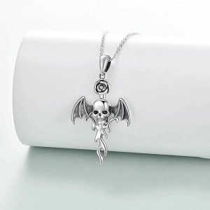 Подвеска с черепом и крыльями подвеска с черепом