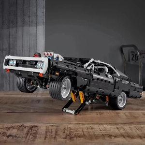 Конструктор з машиною Домініка Торетто Dodge Charger (Форсаж) конструктор з машиною