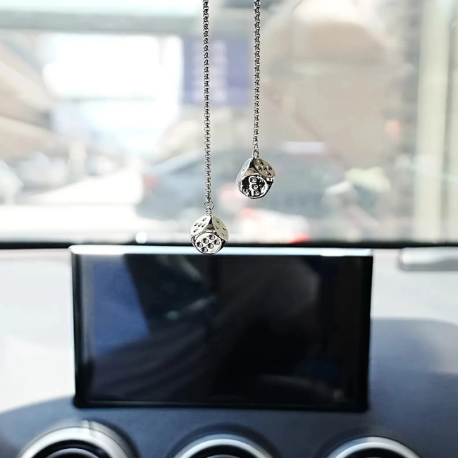 подвеска на зеркало в машину