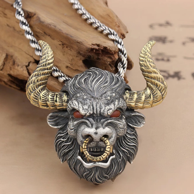 кулон с быком