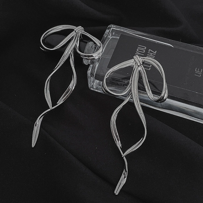 серьги с бантами