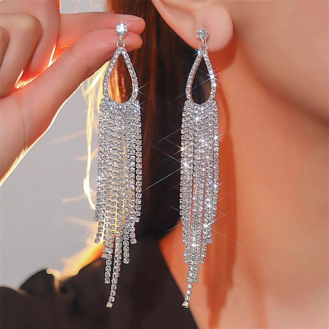 Вечерние длинные серьги