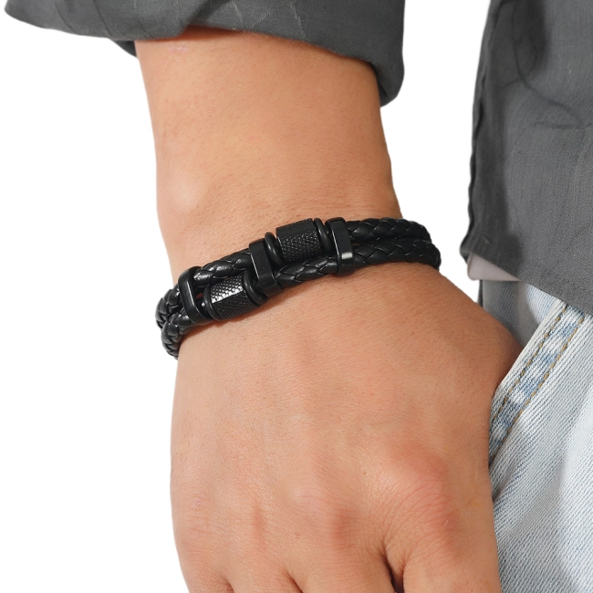 Мужской браслет с магнитной застежкой