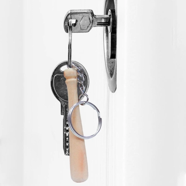 брелок с битой