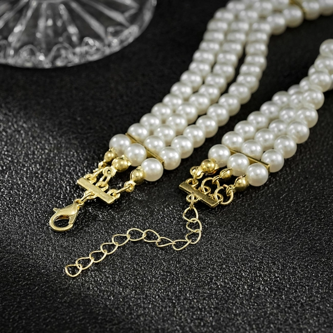 жемчужный чокер из бусин