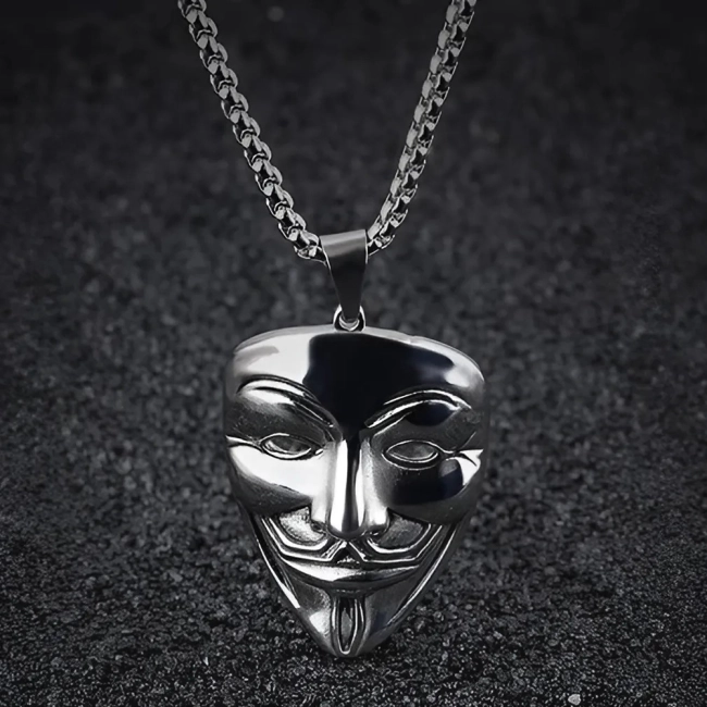 кулон в виде маски