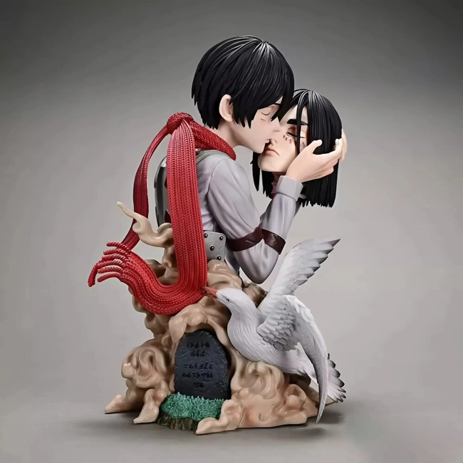 фигурка Микасы с Эреном