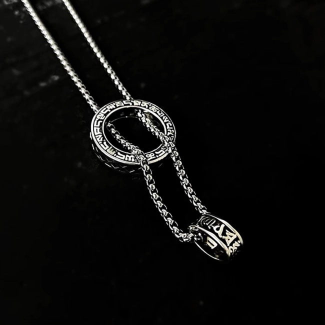 цепочка с круглым кулоном