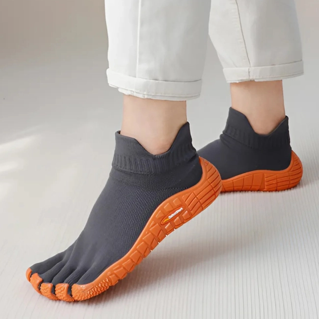 спортивне взуття з пальцями