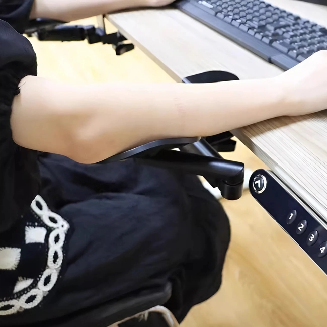 подлокотник для компьютерного стола