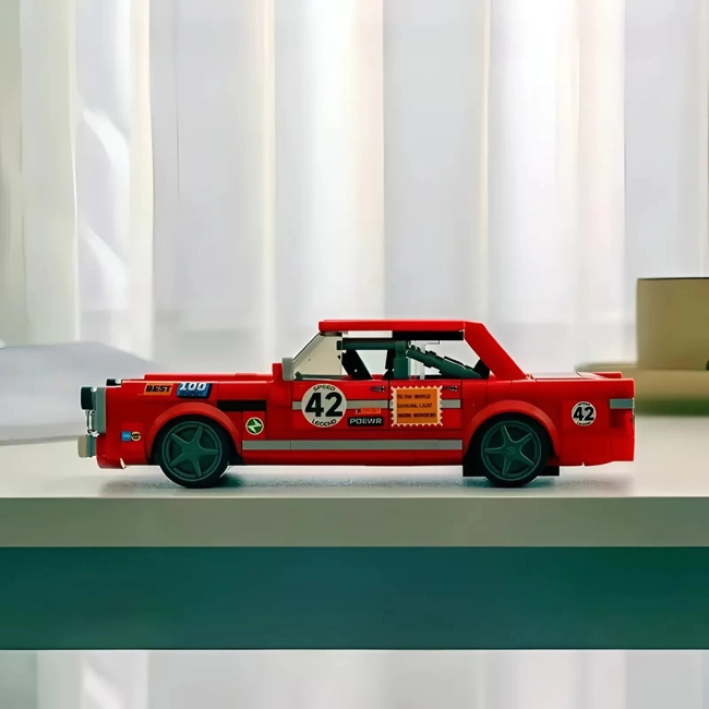 конструктор автомобиля Mercedes