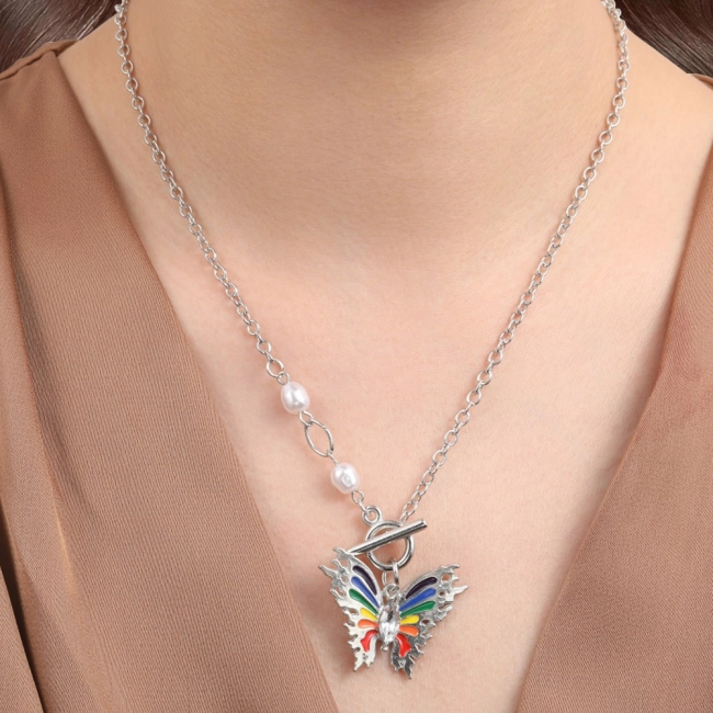 подвеска в виде бабочки