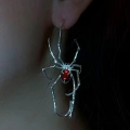 сережка паук