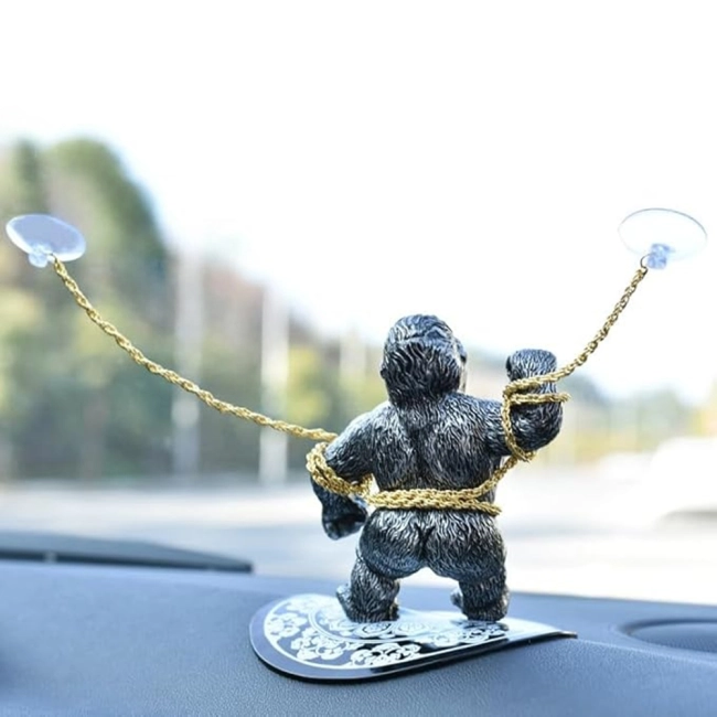 фігурка на панель приладів