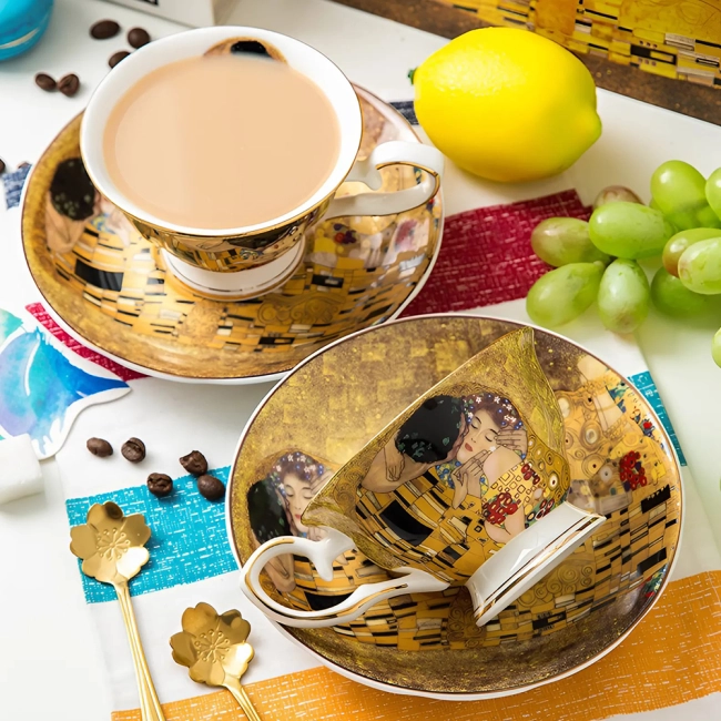 набір з чашками на подарунок