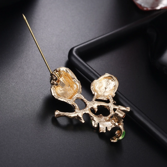 брошь с желудями