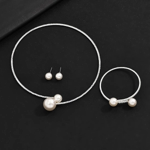 Набір прикрас для жінки (намисто, браслет і сережки) набір прикрас для жінки