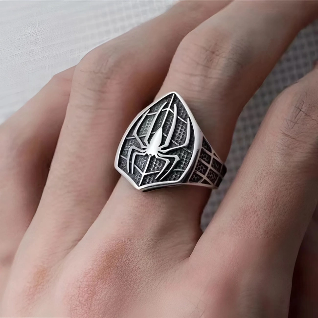 каблучка Людина Павук