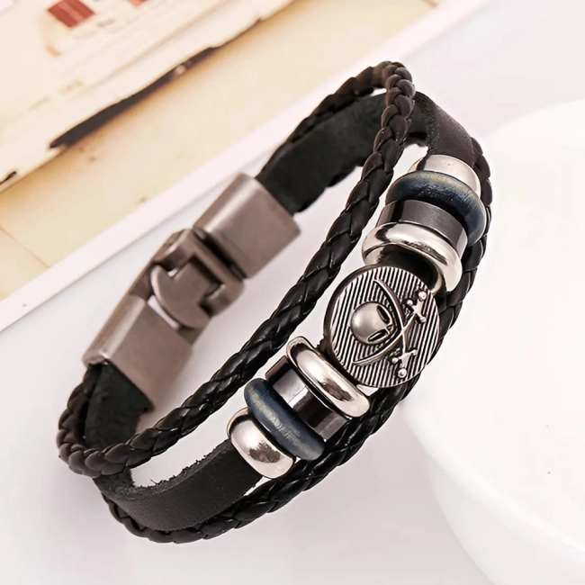 браслет з черепом