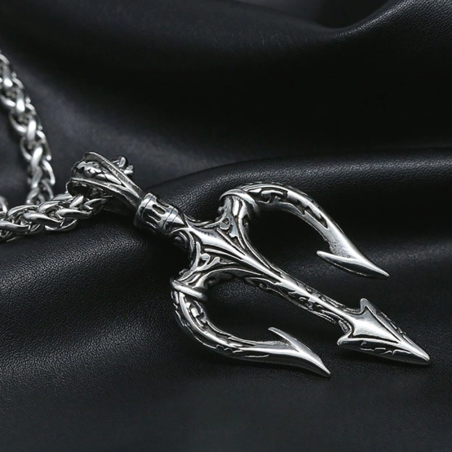 кулон з тризубом