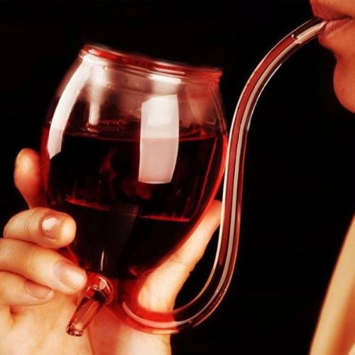 келих з трубочкою