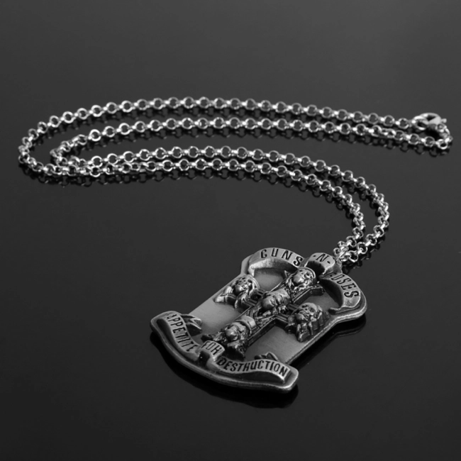 кулон у стилі рок