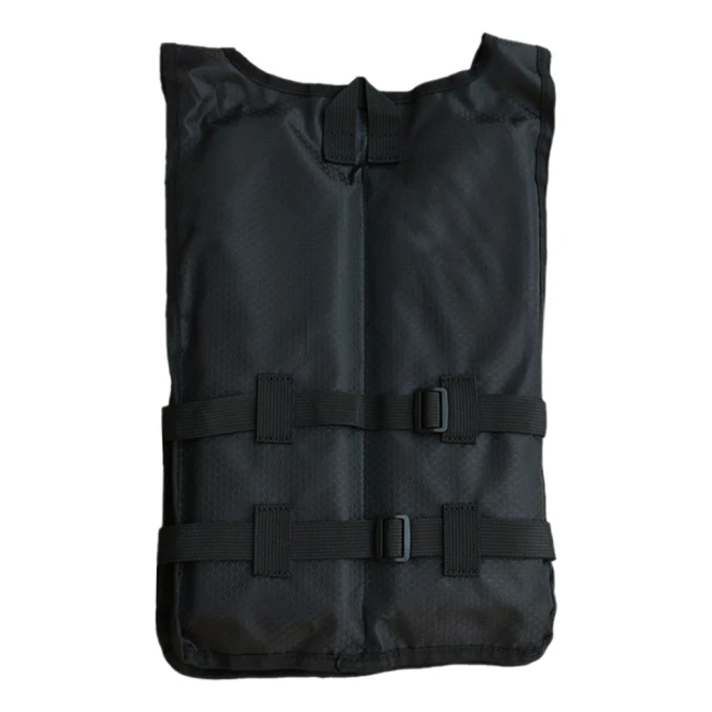 страхувальний жилет у човен