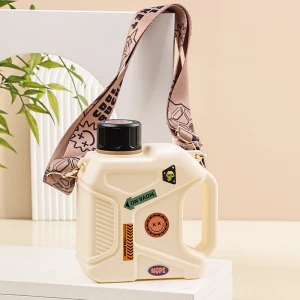 пляшка для води з ручкою