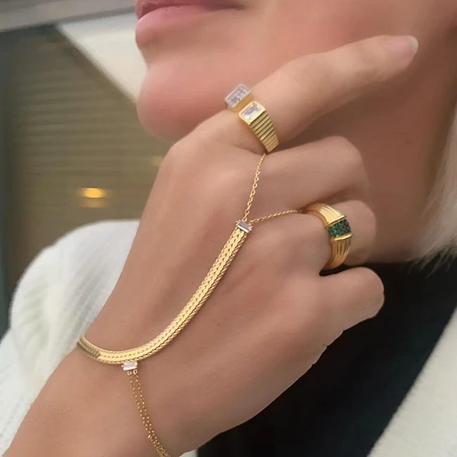 женский слейв-браслет