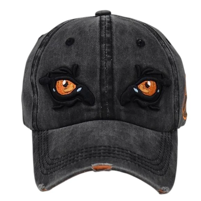 бейсболка з очима