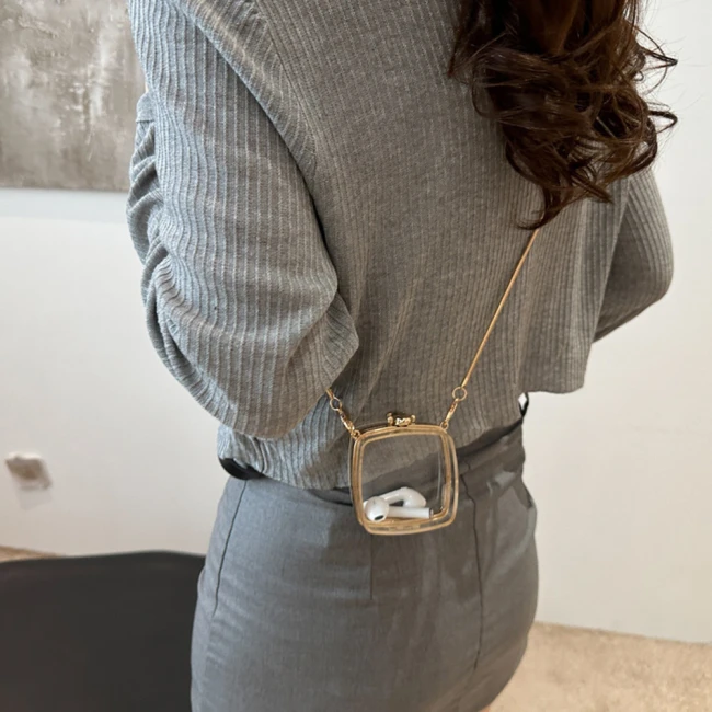 мини сумочка на цепочке