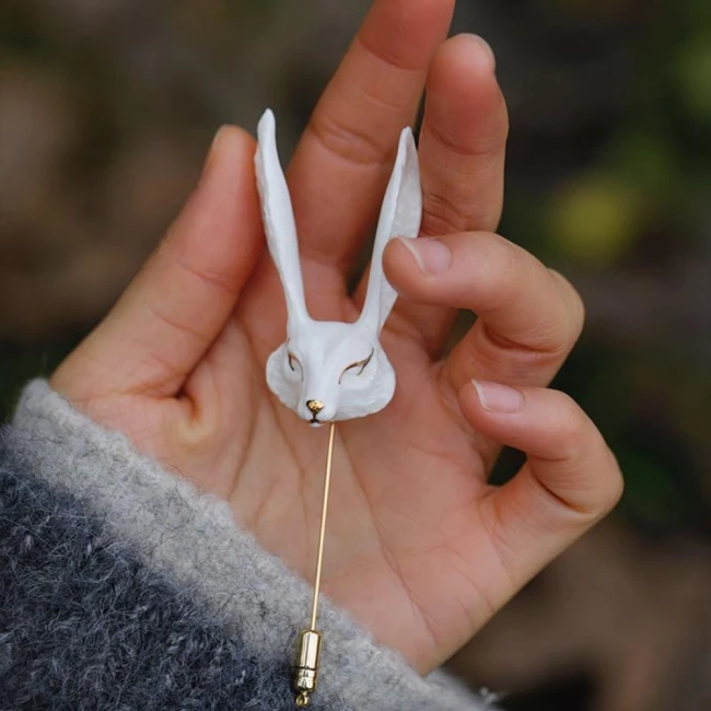 брошка-игла