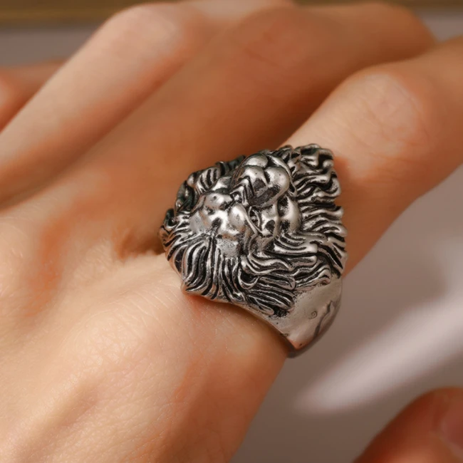 перстень з головою лева