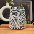кухоль череп у кістках,