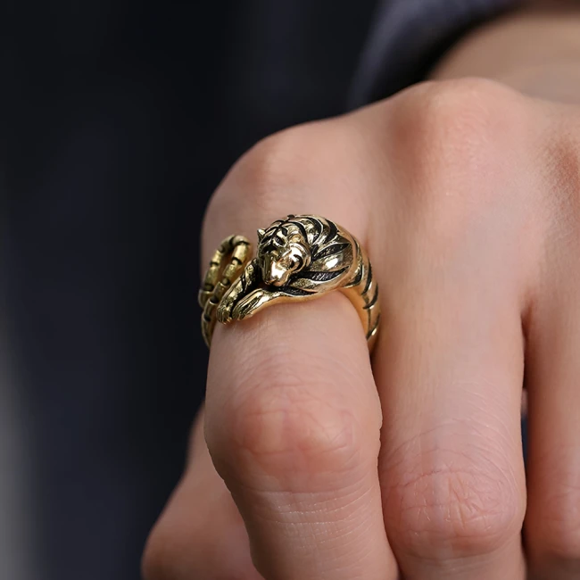 кольцо в виде тигра