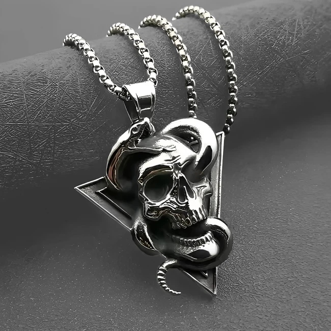 кулон череп