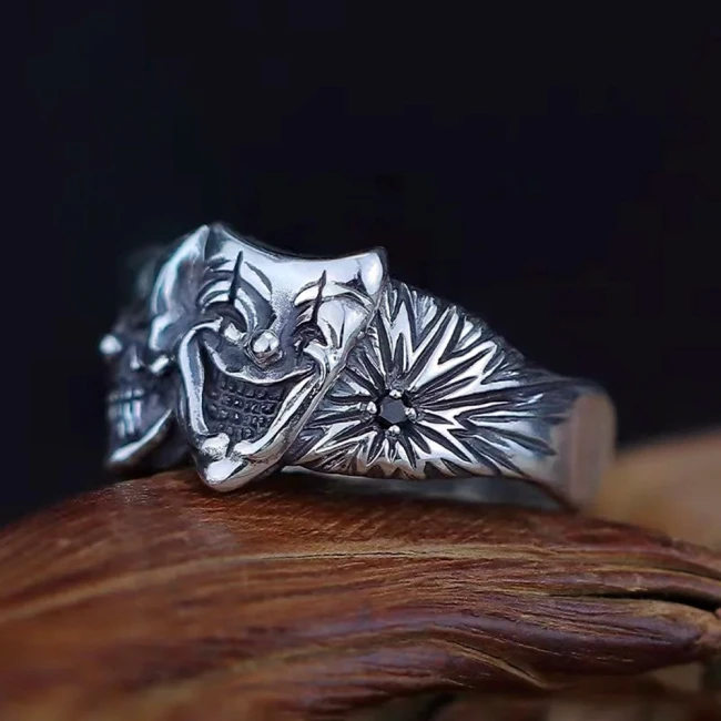 кольцо с клоунами,