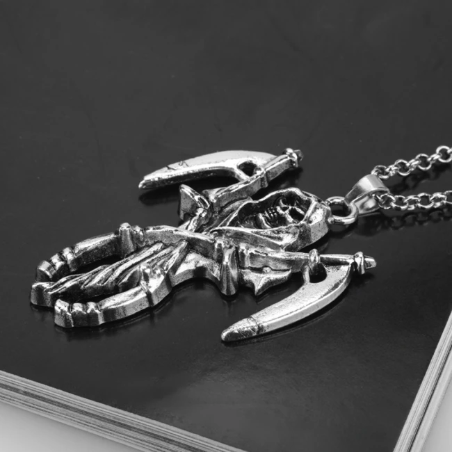 кулон в форме смерти