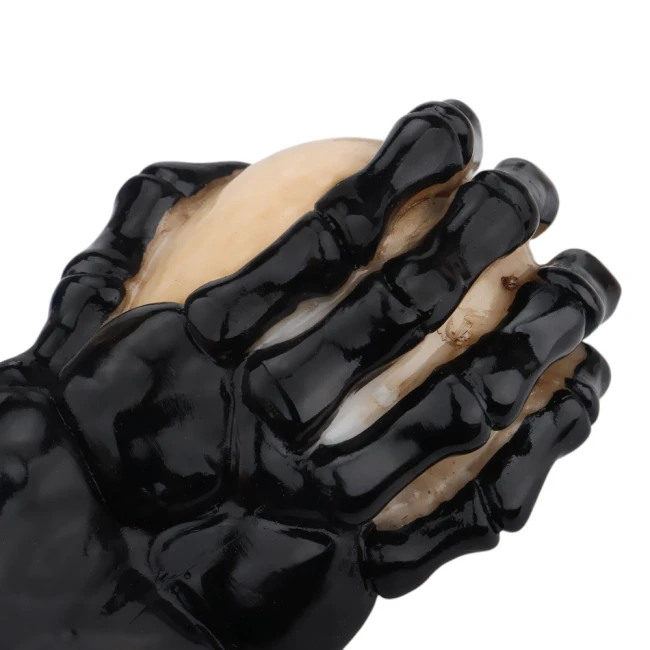 ручка с черепом на КПП