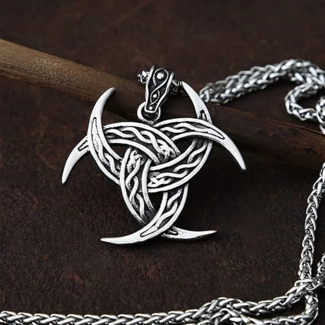 кулон у стилі вікінгів,