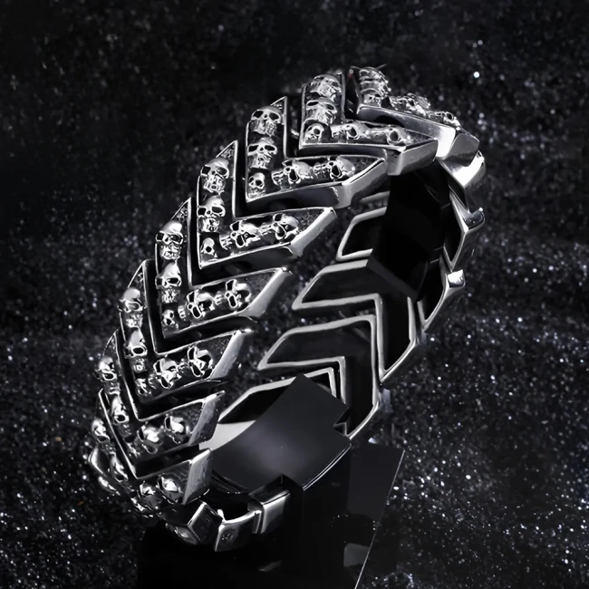 браслет на мужскую руку