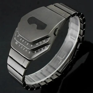 часы на запястье