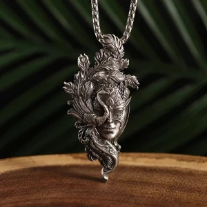 Цепочка с кулоном в виде оперной маски цепочка с кулоном