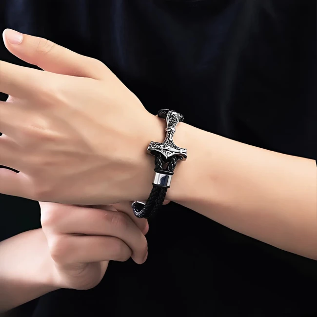 браслет молот тора