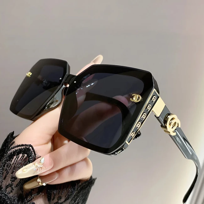 солнцезащитные очки для девушки